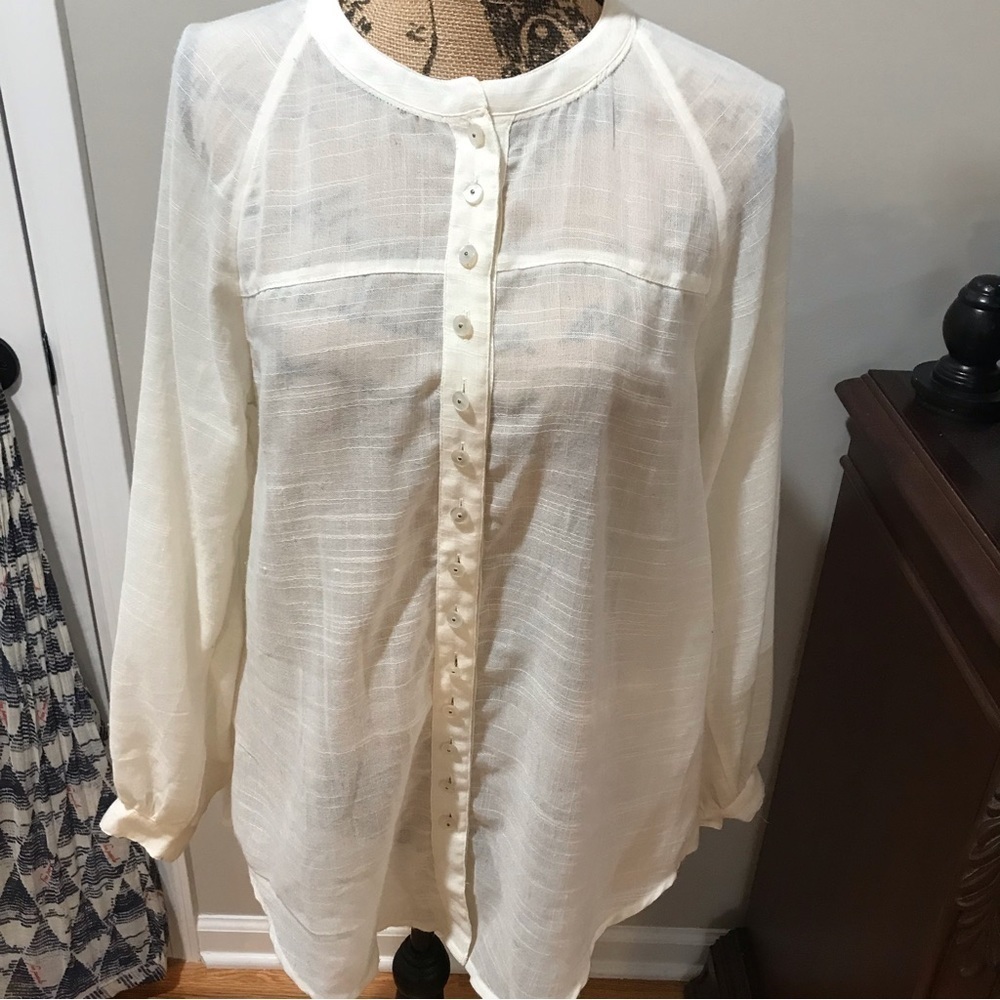 ▪️FREE PEOPLE Lace Back Blouse